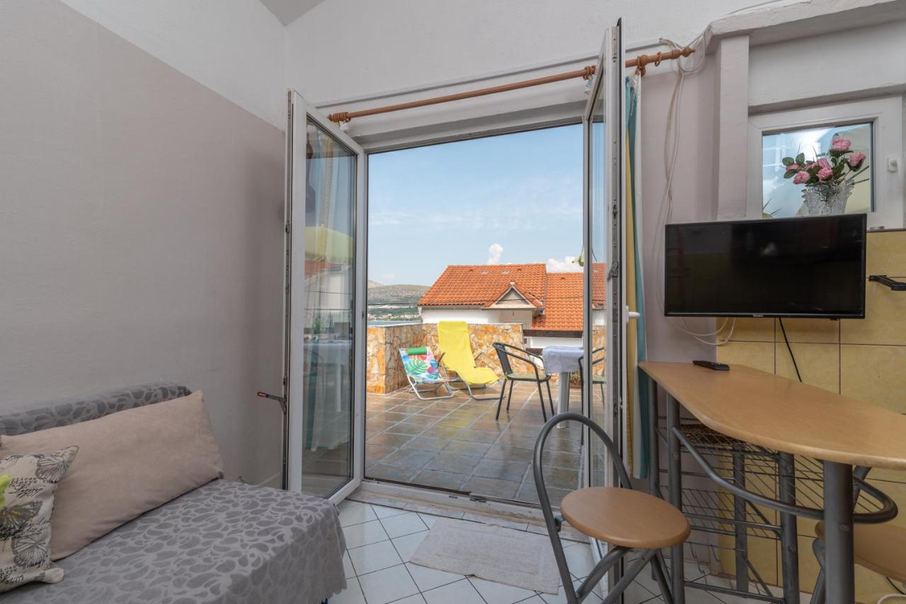 Apartmani Kate Трогир Екстериор снимка