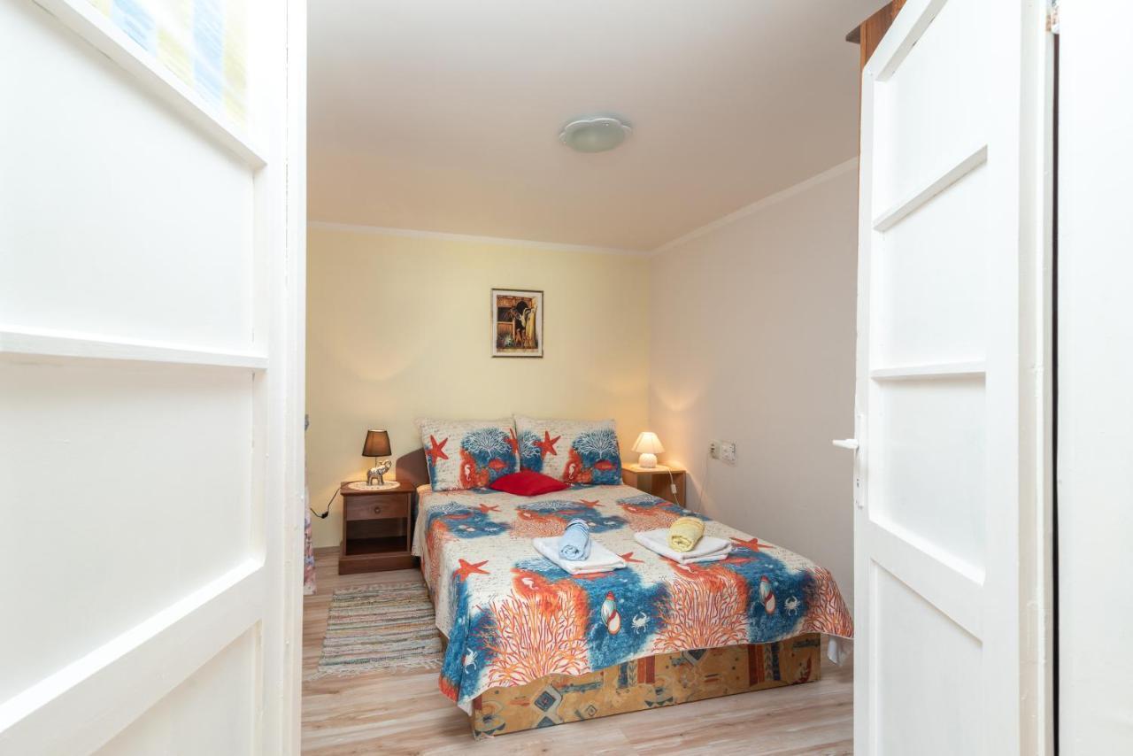Apartmani Kate Трогир Екстериор снимка